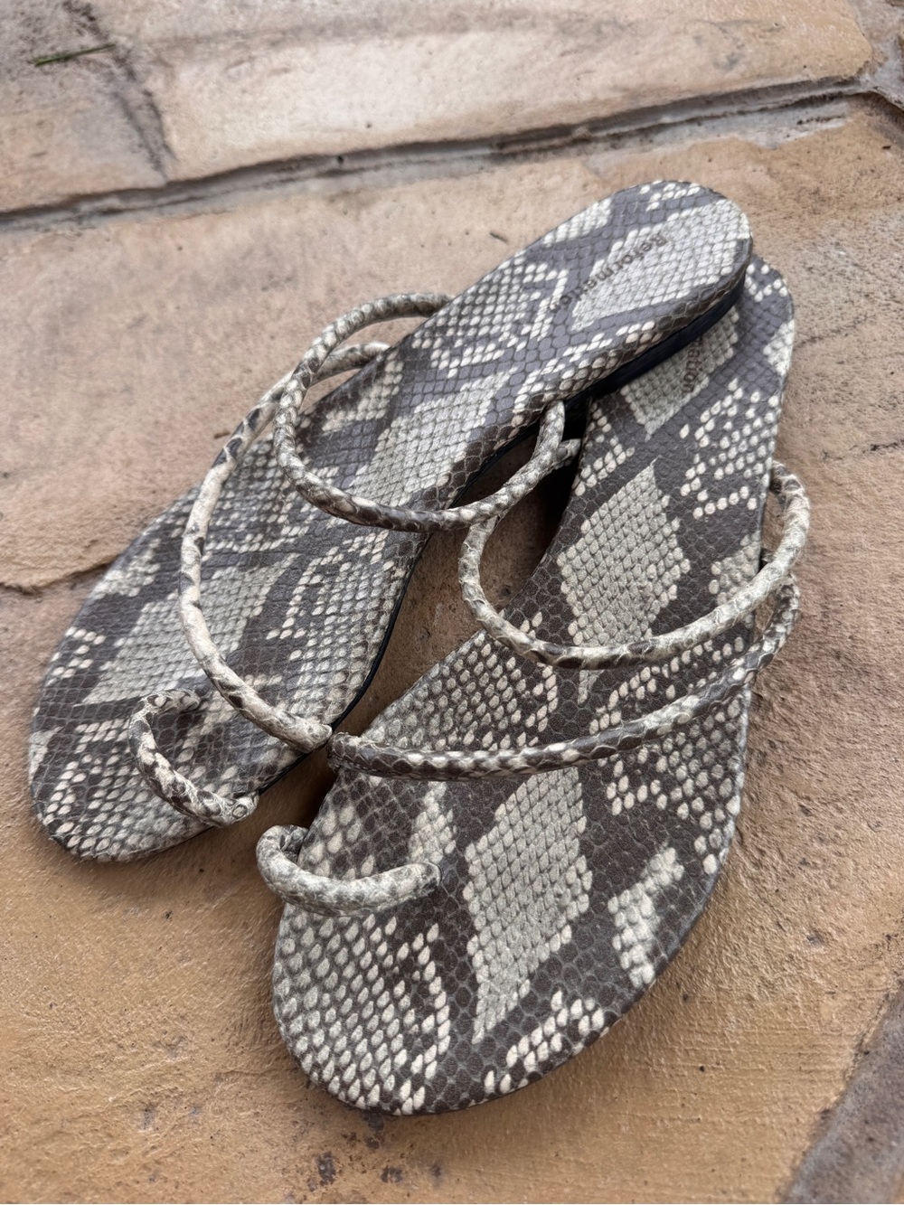 Reformation Ludo Toe Ring Strappy Flat Sandals Snake Print Leather Size 7.5